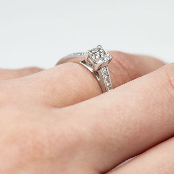 How much does a discount 10 carat forevermark diamond cost